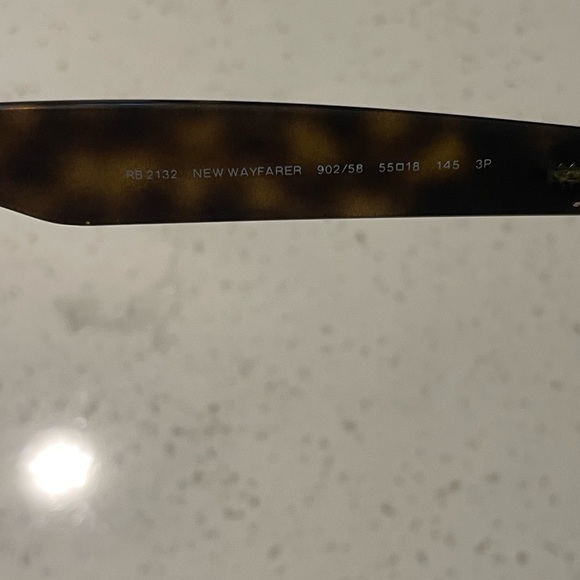 Ray-ban New Wayfarer tortoiseshell sunglasses - Picture 5 of 7